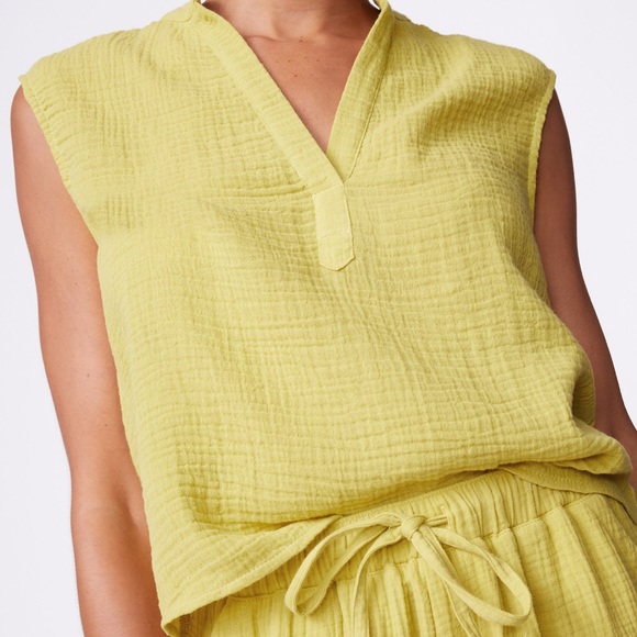 Monrow Gauze Sleeveless Top in Color “Avacado” Size X-Small - Picture 2 of 8